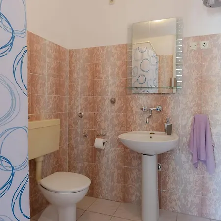 Seafront Olivera Lejlighed *